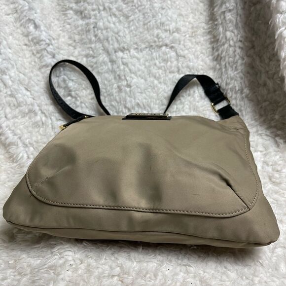 Calvin Klein Khaki Nylon Belfast Messenger crossbody bag black logo strap - Picture 5 of 12